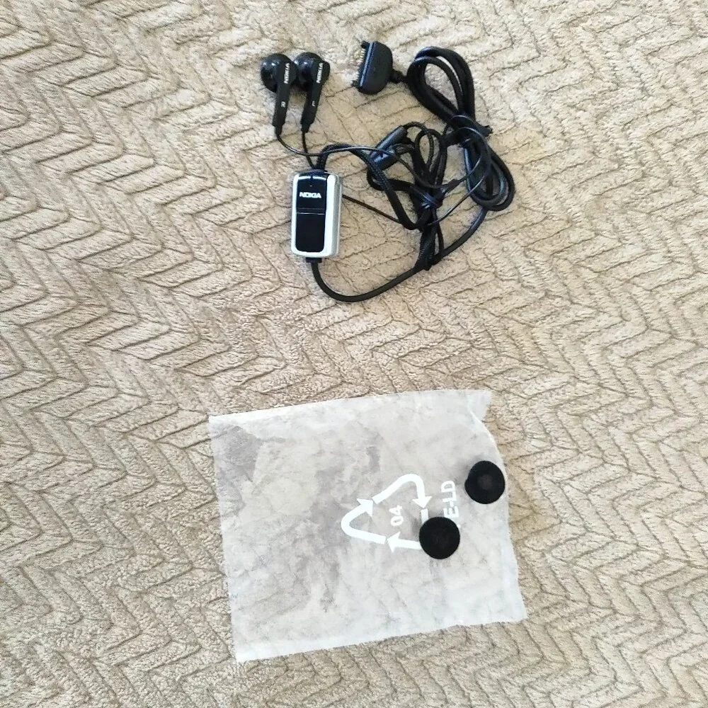 NOKIA Headset as pictured Type HS - 23 for Nokia phone